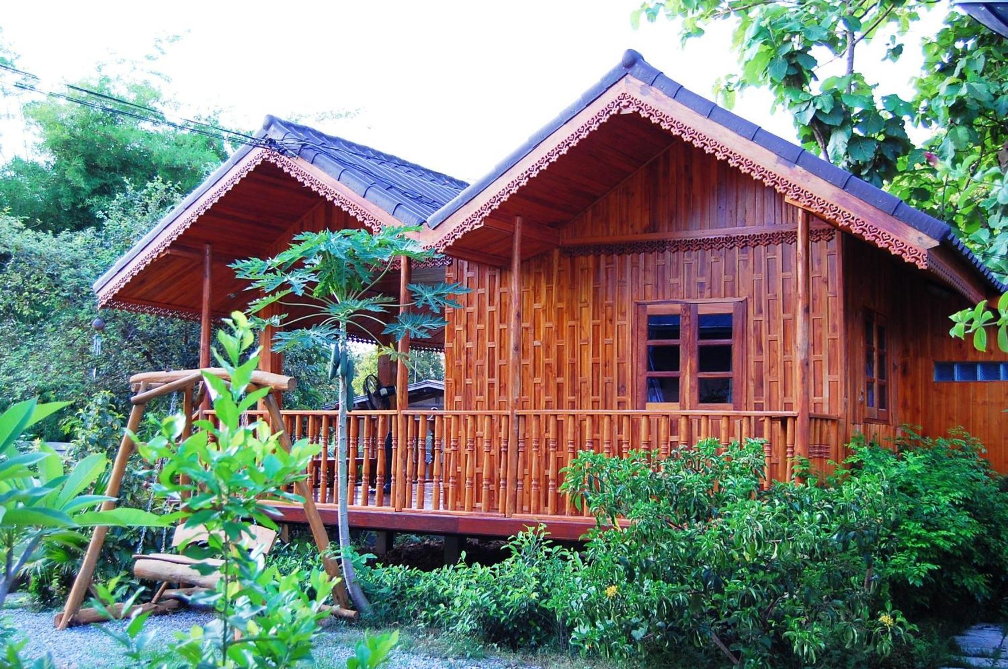 Home Stay Stc Bed And Breakfast Udon Thani Extérieur photo