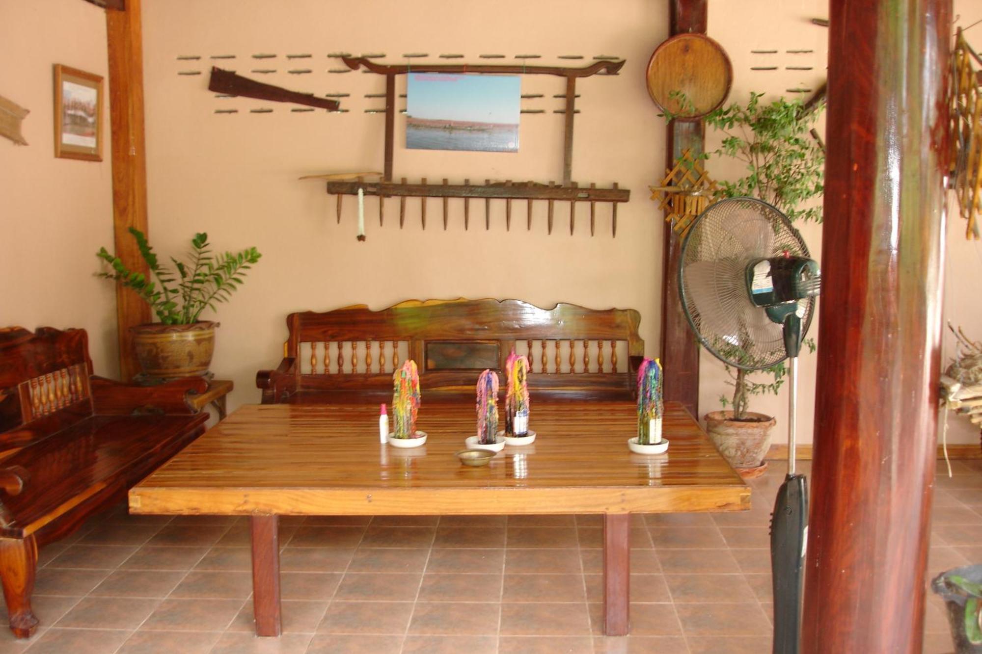 Home Stay Stc Bed And Breakfast Udon Thani Extérieur photo